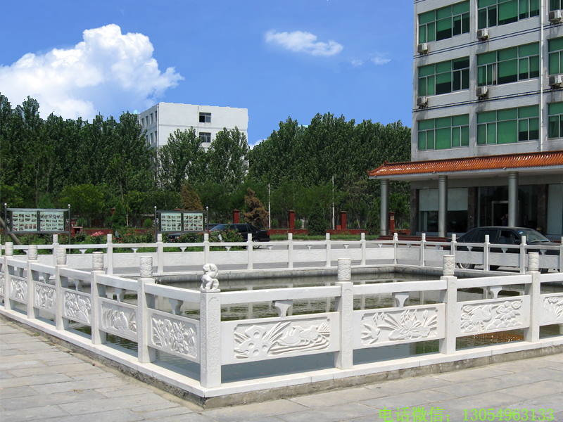 花岗岩石栏杆的亲水性和憎水性