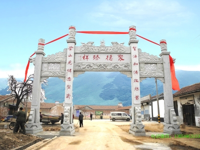 古建石牌坊是种特殊的门